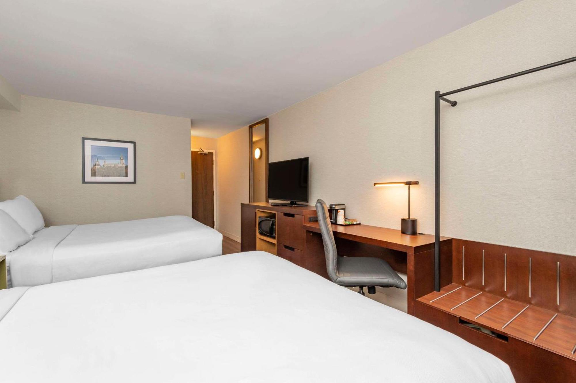 Comfort Inn Kenora Exterior photo